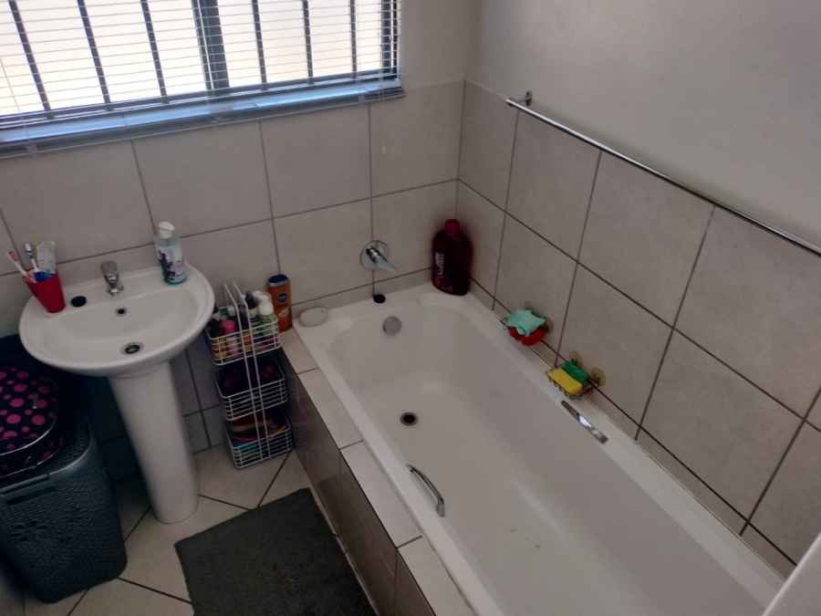 2 Bedroom Property for Sale in Raceway Free State